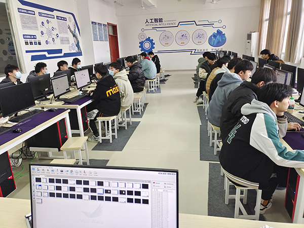 点击《比赛照片.jpg》查看详情